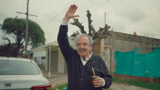 "Vamos a trabajar para construir un país más republicano, más democrático y más justo", prometió Alfonsín.