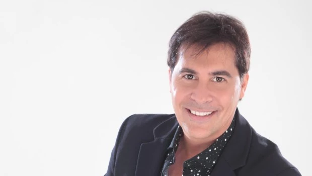 Papá de Rafael y Dante, a sus 51 años Lisandro sigue cultivando su pasión por comunicar.