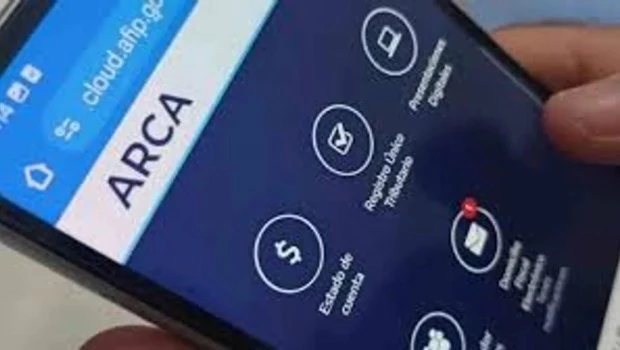 La recaudación cayó un 10% en términos reales el mes pasado 