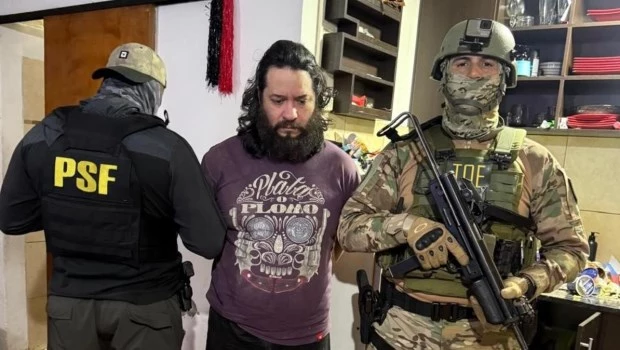 Trasladan a cárceles de máxima seguridad a dos jefes narcos