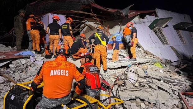 Suben a 72 los muertos por un terremoto en Filipinas