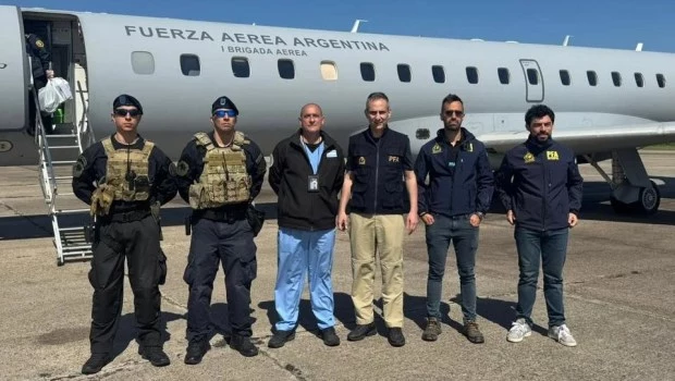 Triple crimen narco: partió el avión a Perú con policías para traer a Ozorio