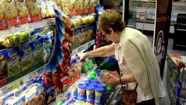 Calculan que la canasta básica del jubilado trepó 26% en seis meses