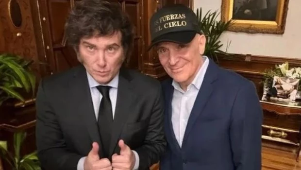 En un clima de extrema tensión política, Milei se reúne con Espert y todo apunta a que el candidato no se baja de la lista de LLA