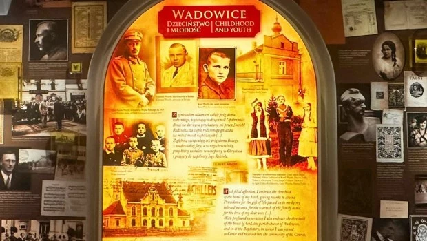 En el museo casa donde Karol Wojtyla, futuro Papa Juan Pablo II, vivió con su familia se pueden descubrir detalles desconocidos de su vida.