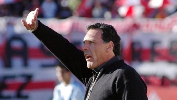 River le dedicó un respetuoso homenaje a Russo