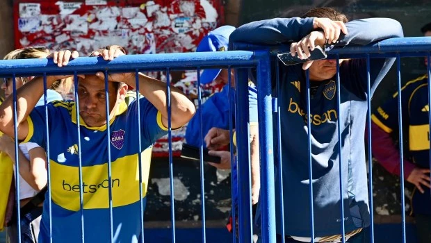 Miles de hinchas despiden a Miguel Angel Russo en La Bombonera