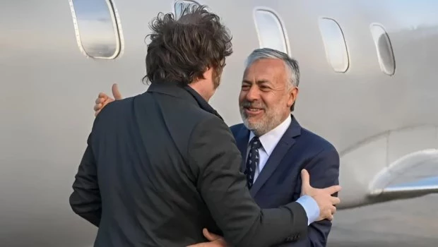 Milei lleva la campaña a Mendoza