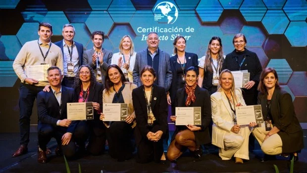 Movistar recibió el Sello Plateado de impacto multigeneracional