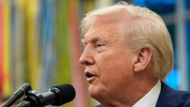 Trump anuncia aranceles del 100 % para China por su postura comercial "hostil"