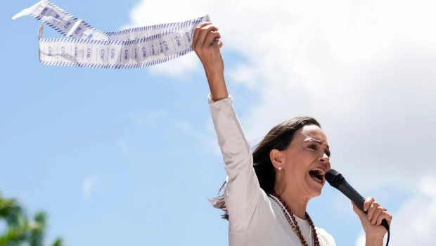 El Comite Noruego no premió a una pacifista; intenta causar la caída de la dictadura chavista