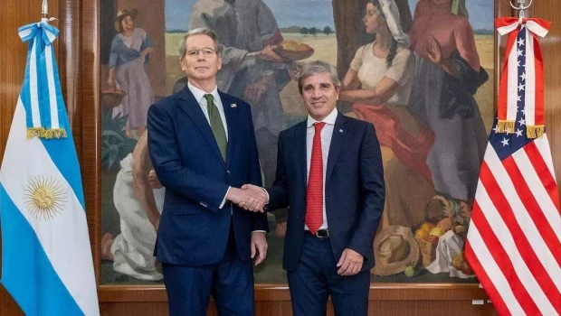 La mano visible de Trump paró la corrida en el mercado cambiario