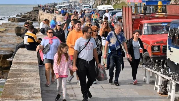 Fin de semana largo: viajaron más turistas pero gastaron menos