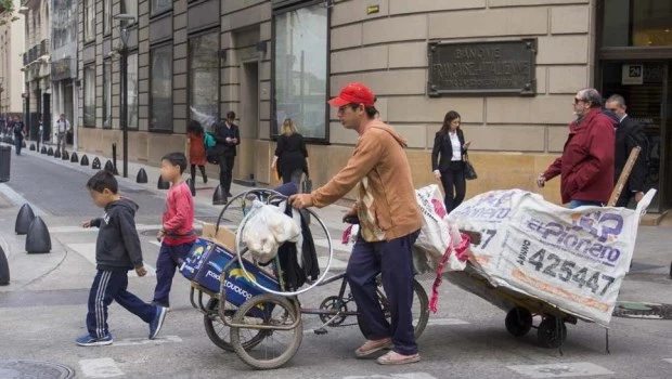 Una familia tipo con casa propia en CABA necesitó en septiembre más de $1.255.000 para no ser pobre