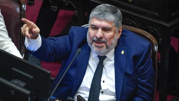 Mayans afirma que los Estados Unidos debería “cambiar su embajador y poner a Milei”