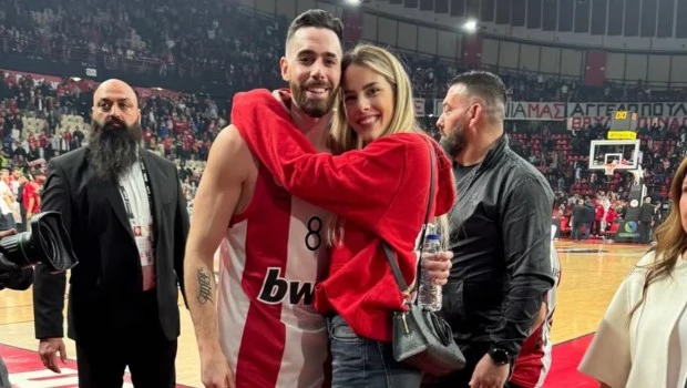 Vildoza y su esposa, la voleibolista serbia Milica Tasic, fueron demorados tras los incidentes.