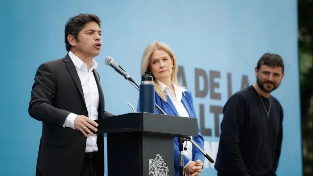Para Kicillof, Milei fue “a pedir la escupidera” al Tesoro de los Estados Unidos