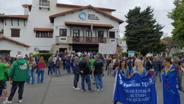 Tensión en la ANDIS: familiares ingresaron al edificio 