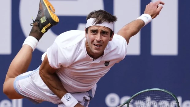 Etcheverry no pudo con Holger Rune y se despidió del ATP de Estocolmo