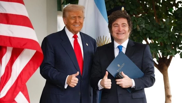 El Tesoro de Estados Unidos ha adquirido un papel sustitutivo de funciones que normalmente corresponden al Estado argentino.