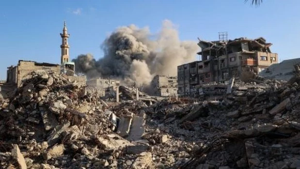 Israel lanzó nuevos ataques contra Gaza y suspendió la ayuda humanitaria