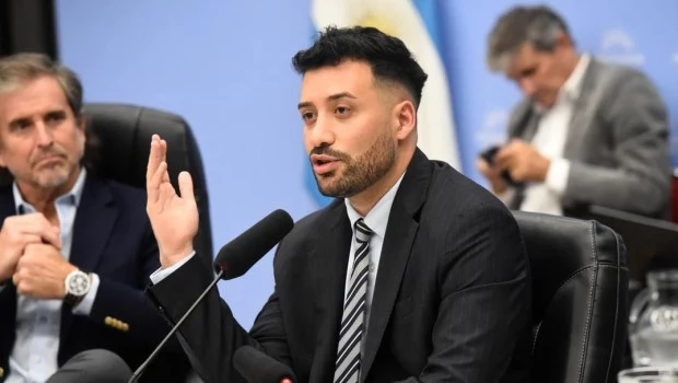 Alejandro Cacace anunció el envio de la ley Base2prensa diputados.