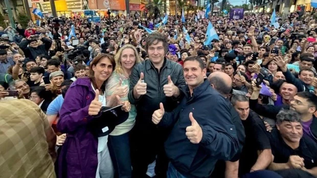 Milei, de lleno en la campaña, pidió no ir hacia "la esclavitud populista del kirchnerismo"