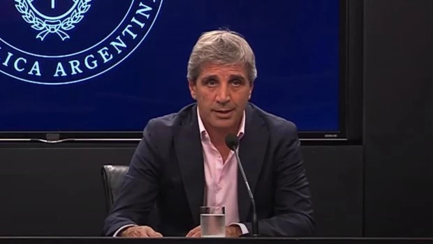 Caputo prometió continuidad de las bandas cambiarias y el equilibrio fiscal