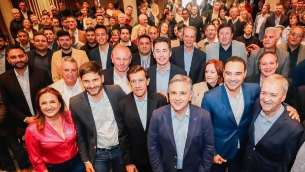 Los gobernadores y una jornada amarga para los poderes locales