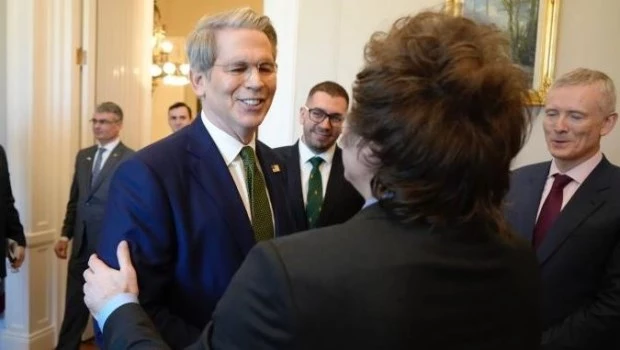 El Presidente agradeció a Bessent por su "inquebrantable apoyo"
