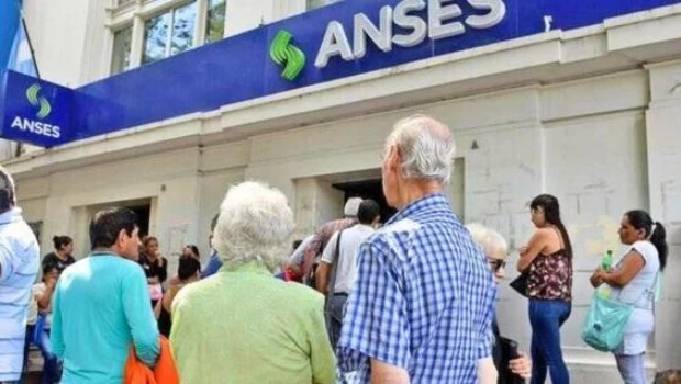 Bono de 70.000 pesos para jubilados: a quiénes alcanza y cuándo se paga