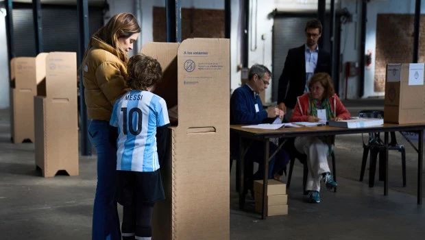 Expectativa por el escrutinio definitivo, que podría cambiar el resultado en ocho provincias