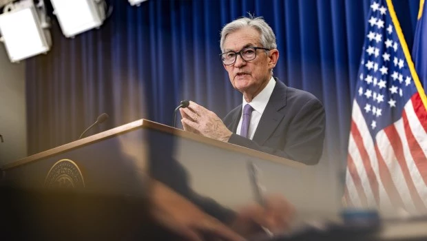 El titular de la Reserva Federal puso en duda que la entidad continúe con el proceso de baja de la tasa de interés.