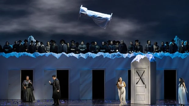 La endeblez argumental de ‘La sonámbula’ no fue obstáculo para el lucimiento de dos grandes voces: Nadine Sierra y Xabier Anduaga.