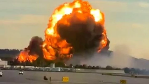 Al menos nueve muertos al estrellarse avión de carga en estado de Kentucky, Estados Unidos