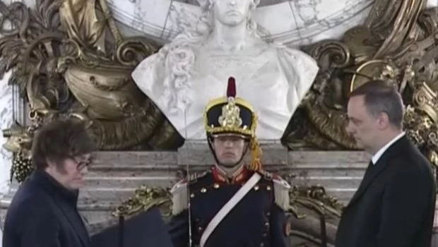 El Presidente tomó juramento a Manuel Adorni, que asume la Jefatura de Gabinete en lugar de Francos