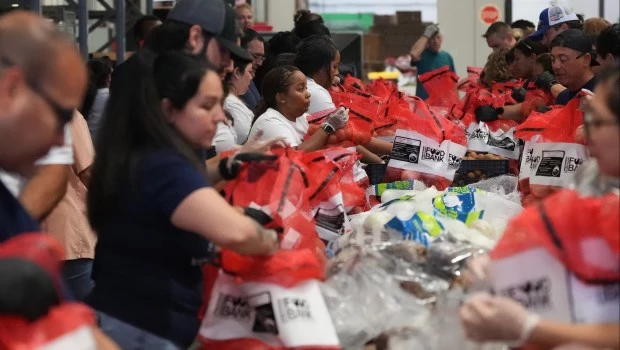 Cierre de gobierno en EE.UU.:Más empleados federales recurren a la asistencia alimentaria