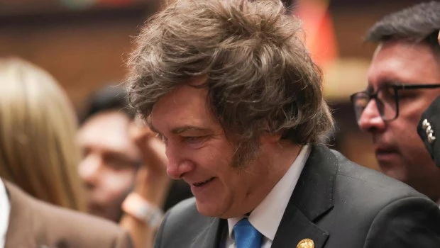 Milei fue ovacionado en el Congreso boliviano y acaparó la atención en la asunción de Paz Pereira