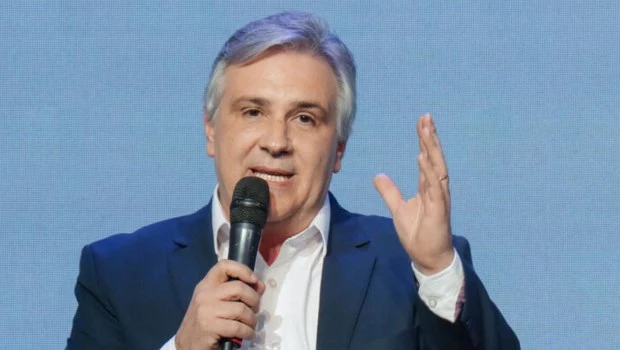 El Gobierno recibe a Llaryora y Orrego y prepara una cumbre ampliada de gobernadores con Milei