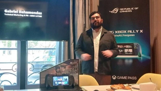 Gabriel Bahamondes, durante la presentación de la nueva ROG Xbox Ally X.