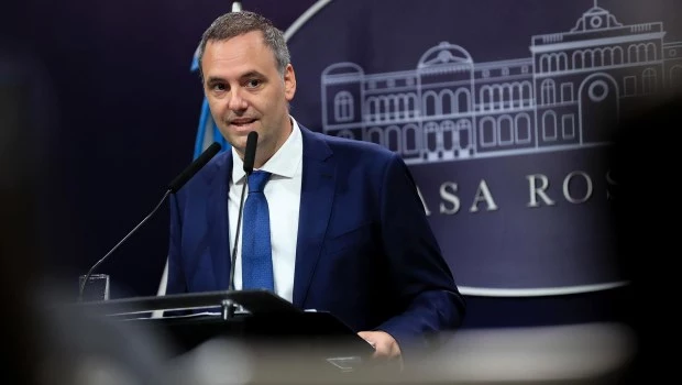 Milei elimina la Secretaría de Medios y Adorni será también vocero