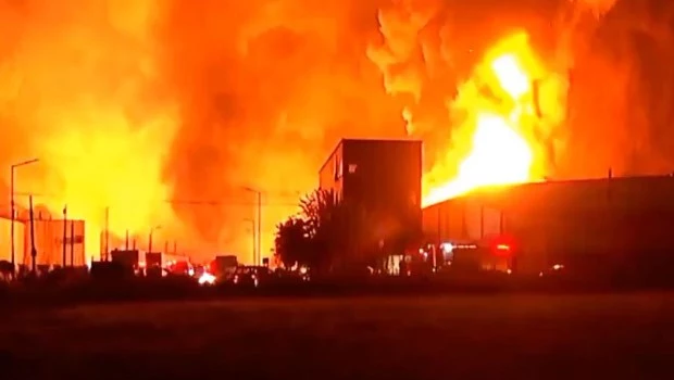 Impresionante explosión en el Polo Industrial de Ezeiza