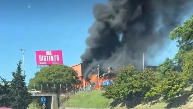 Se incendia una fábrica textil en Villa Celina