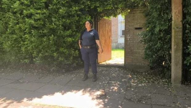 Dentro de la casa había “gran desorden” y “mucha sangre”, según allegados.