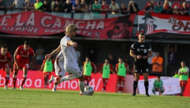 El empate de Barracas llegó por un penal convertido por Rodrigo Insúa.
