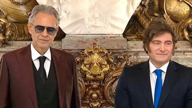 Milei condecoró con la Orden de Mayo a Andrea Bocelli en Casa Rosada