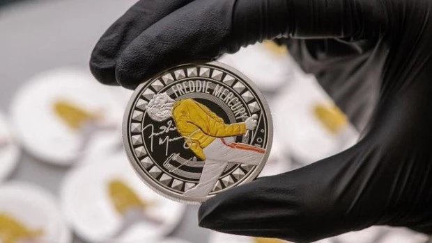 Reino Unido lanzó una moneda conmemorativa de Freddie Mercury por los 40 años de Live Aid