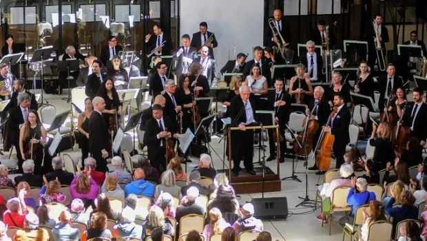 La Orquesta Sinfónica Municipal celebró sus 80 años con un vibrante concierto en Mar del Plata