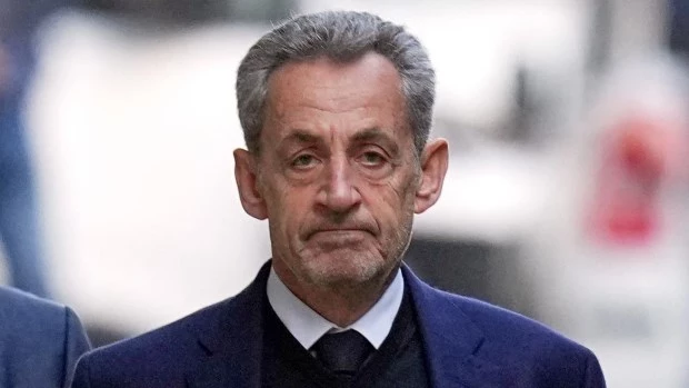 La Corte le confirmó a Sarkozy una pena a seis meses de cárcel 
