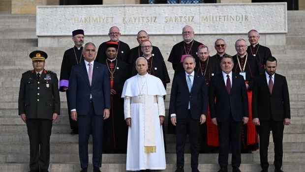 El Papa rindió homenaje a Ataturk en el comienzo de su visita a Turquía